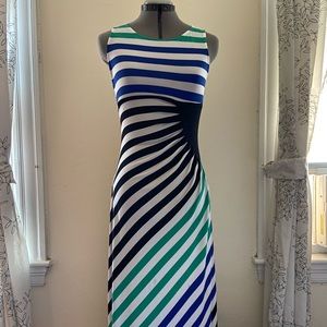 Ultra-Flattering, Ruched Maxi Dress 💁‍♀️